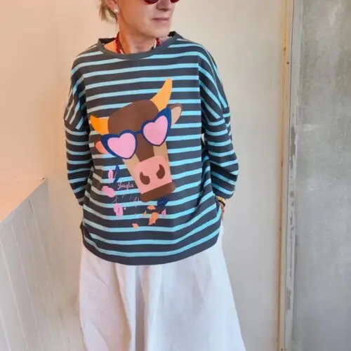 Sudadera azul y gris